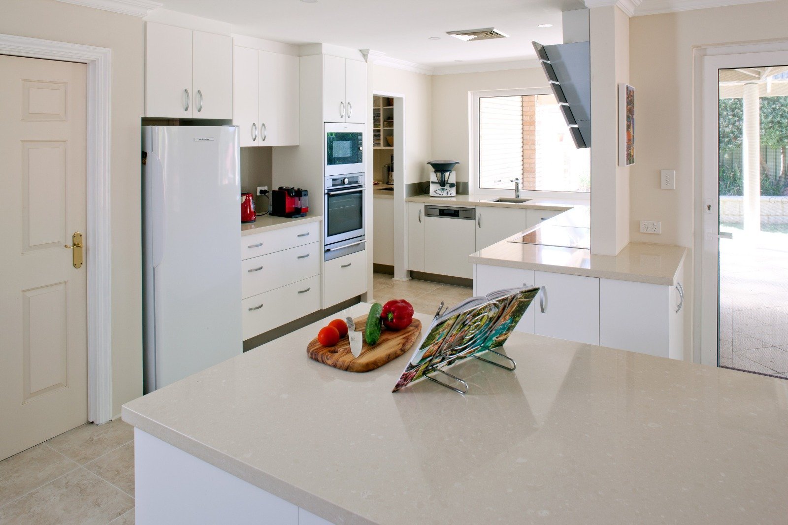 CAESARSTONE LONDON KITCHEN WORKTOPS